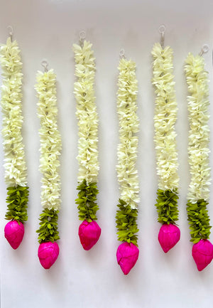 "Kamal ke phool" : Short Festive Door Hangings